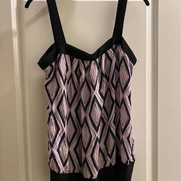 White House/Black Market Tops - Women’s Sleeveless Silk Blouse – Size Large – 100% Silk w/ Stretch Wai